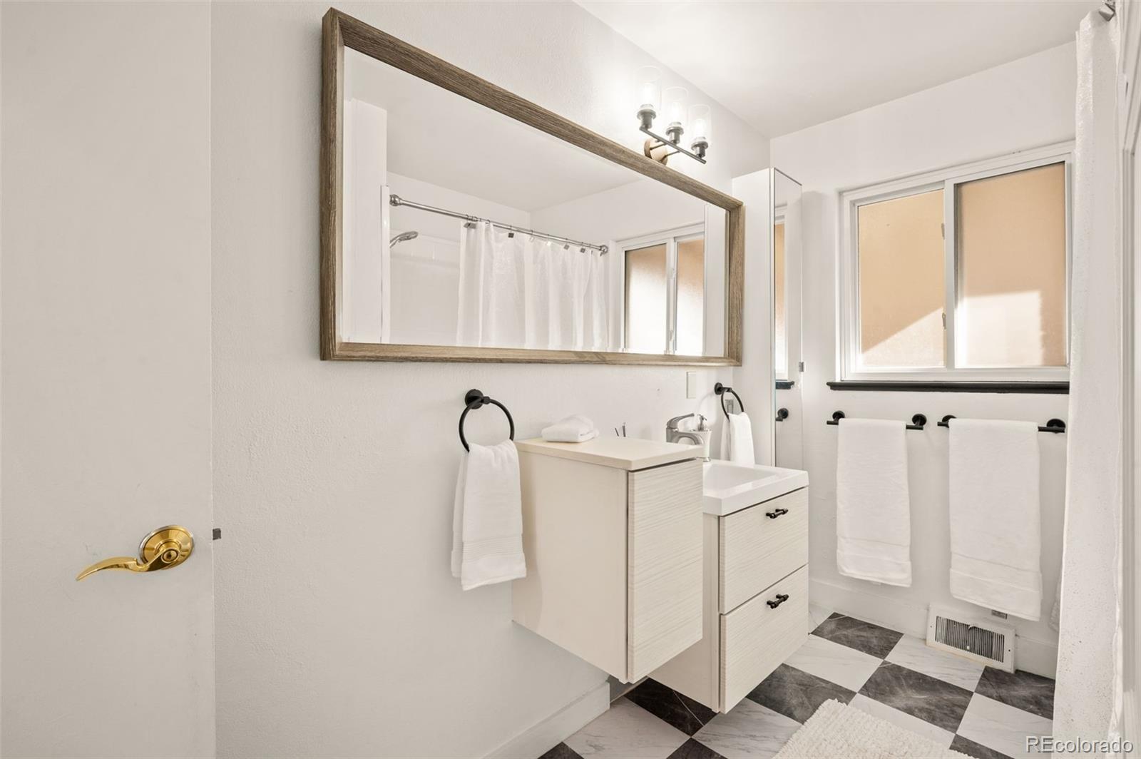 2210 Marshall Street