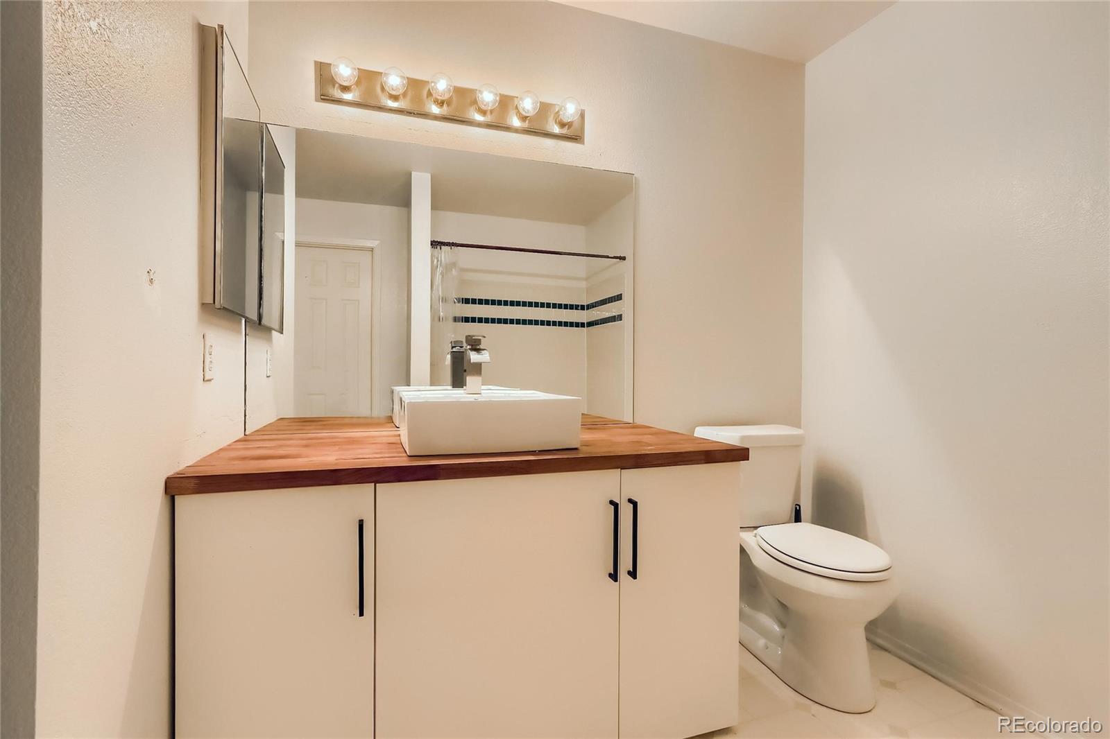 6405 S Dayton Street Unit: 103