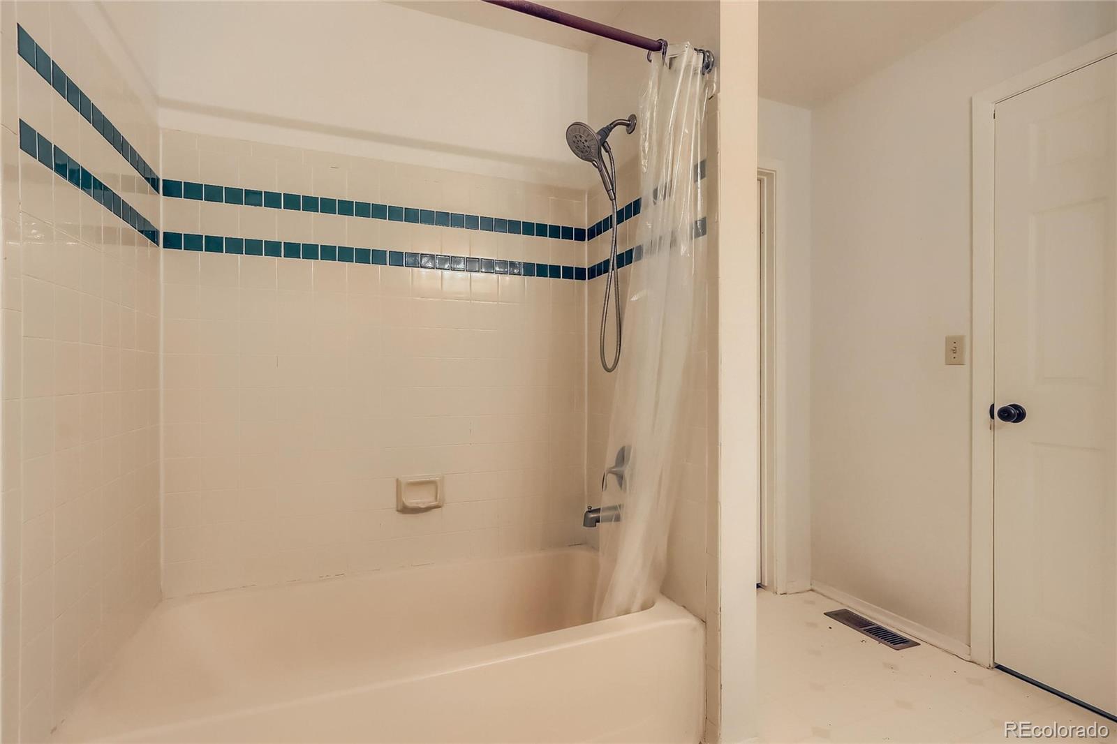 6405 S Dayton Street Unit: 103