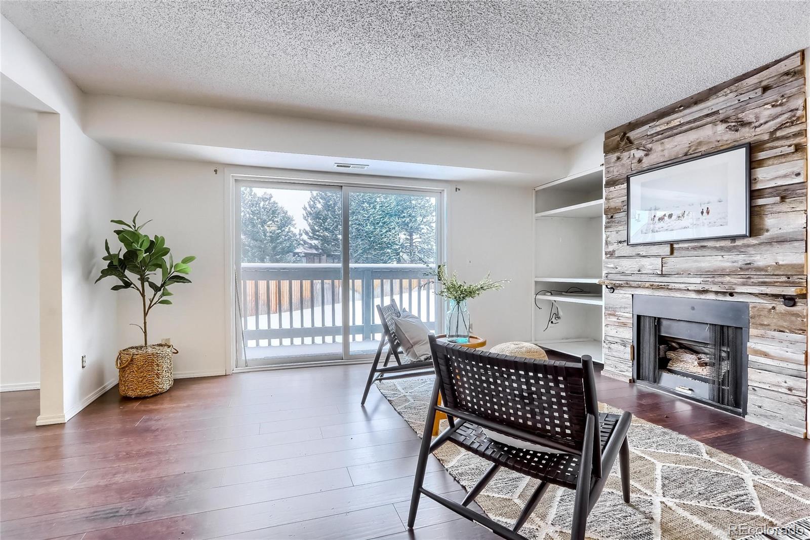 6405 S Dayton Street Unit: 103