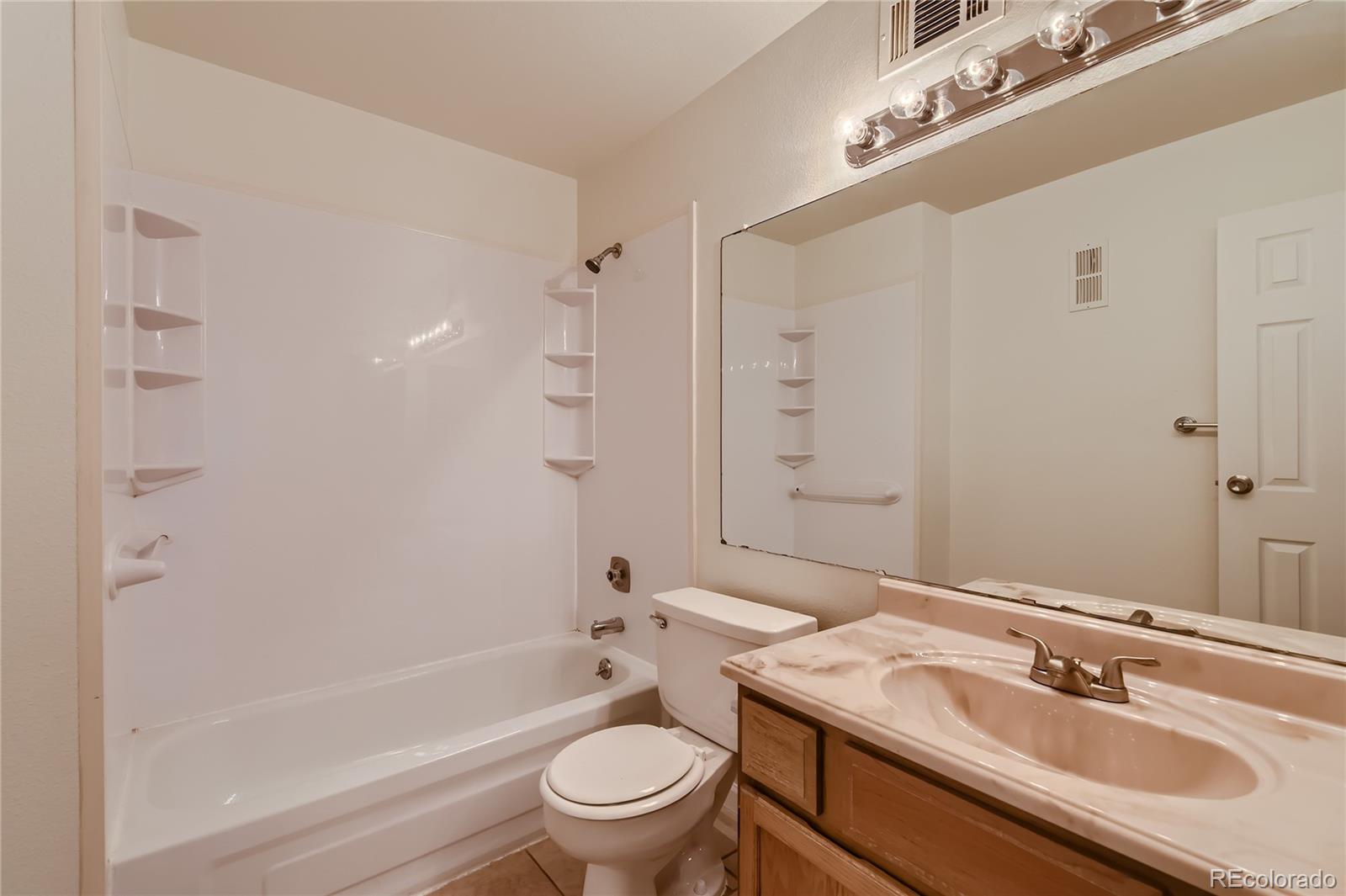 3305 S Ammons Street Unit: 202