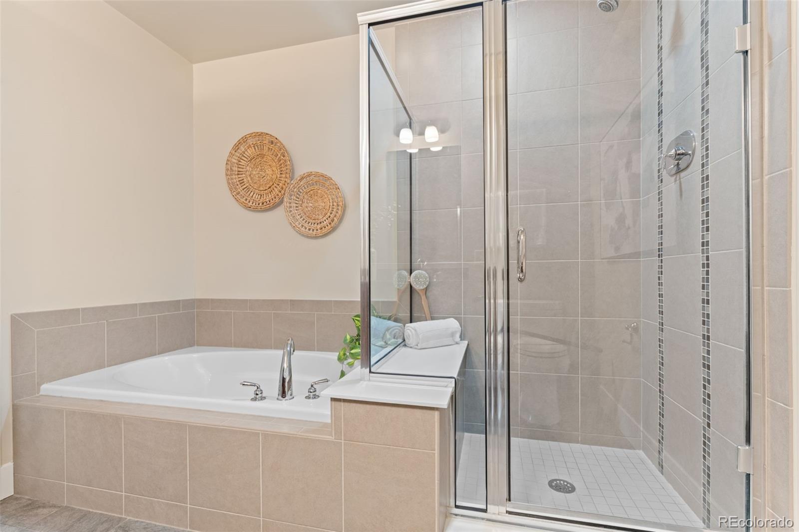 2001 Lincoln Street Unit: 2623