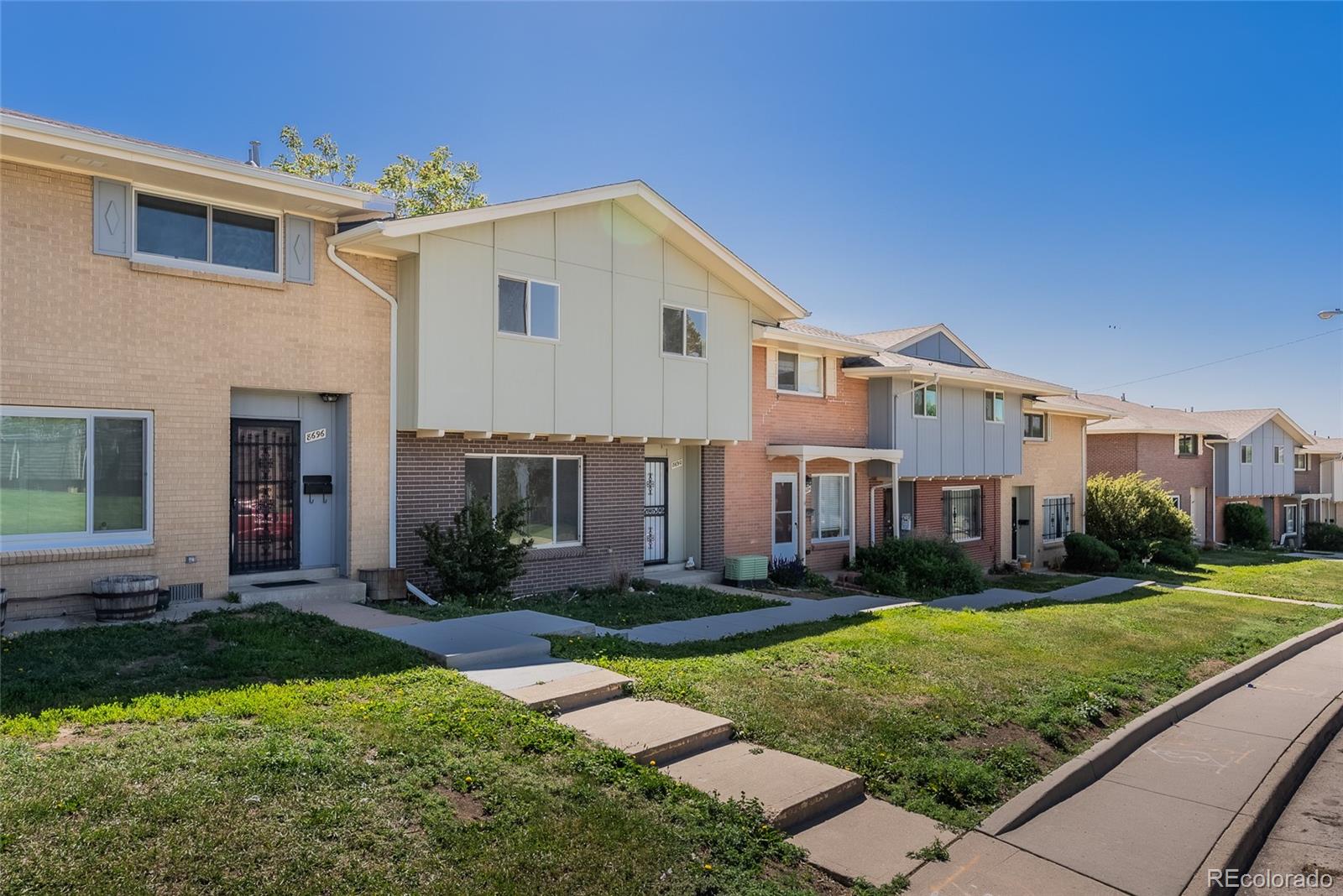 8690 Mariposa Street