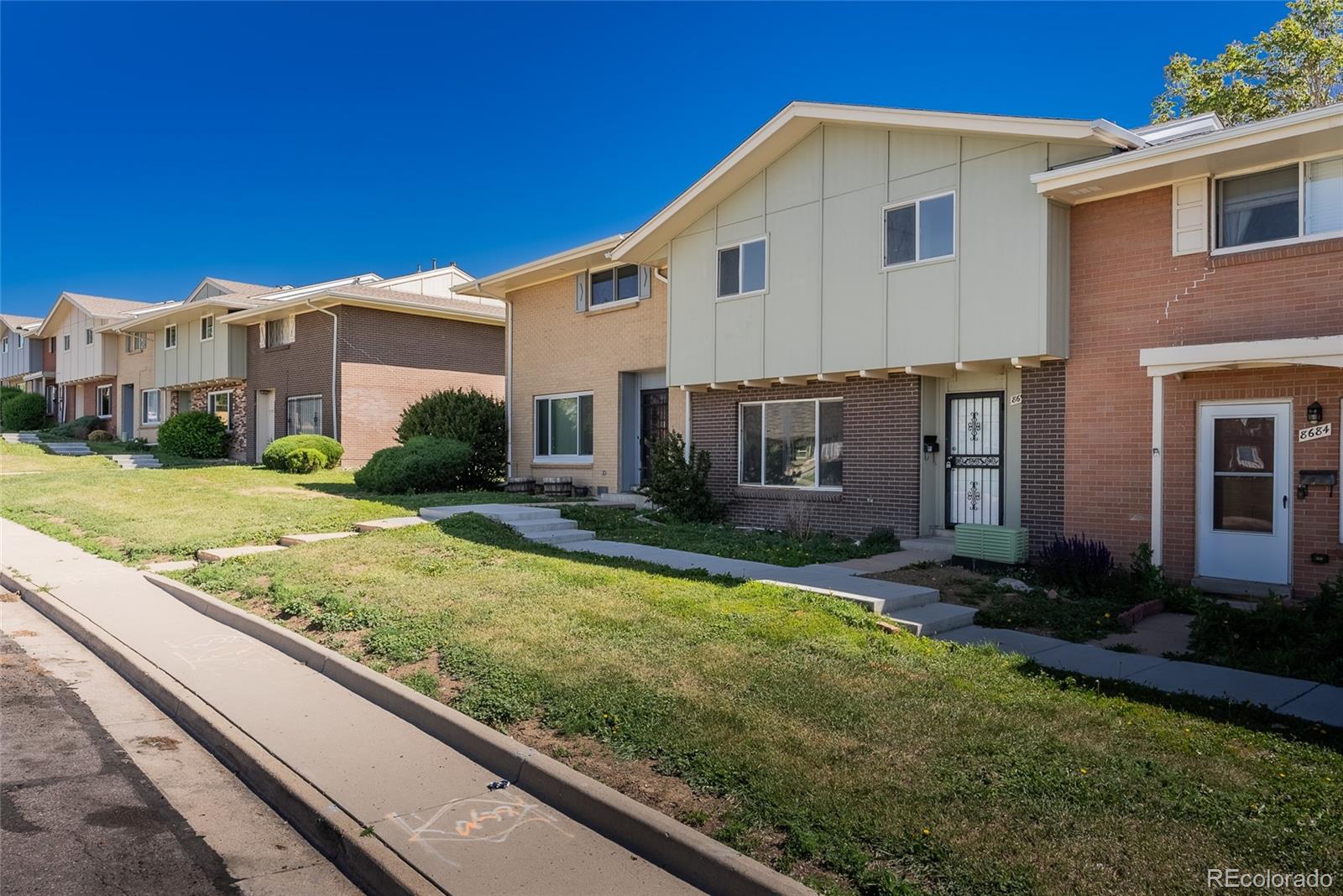 8690 Mariposa Street