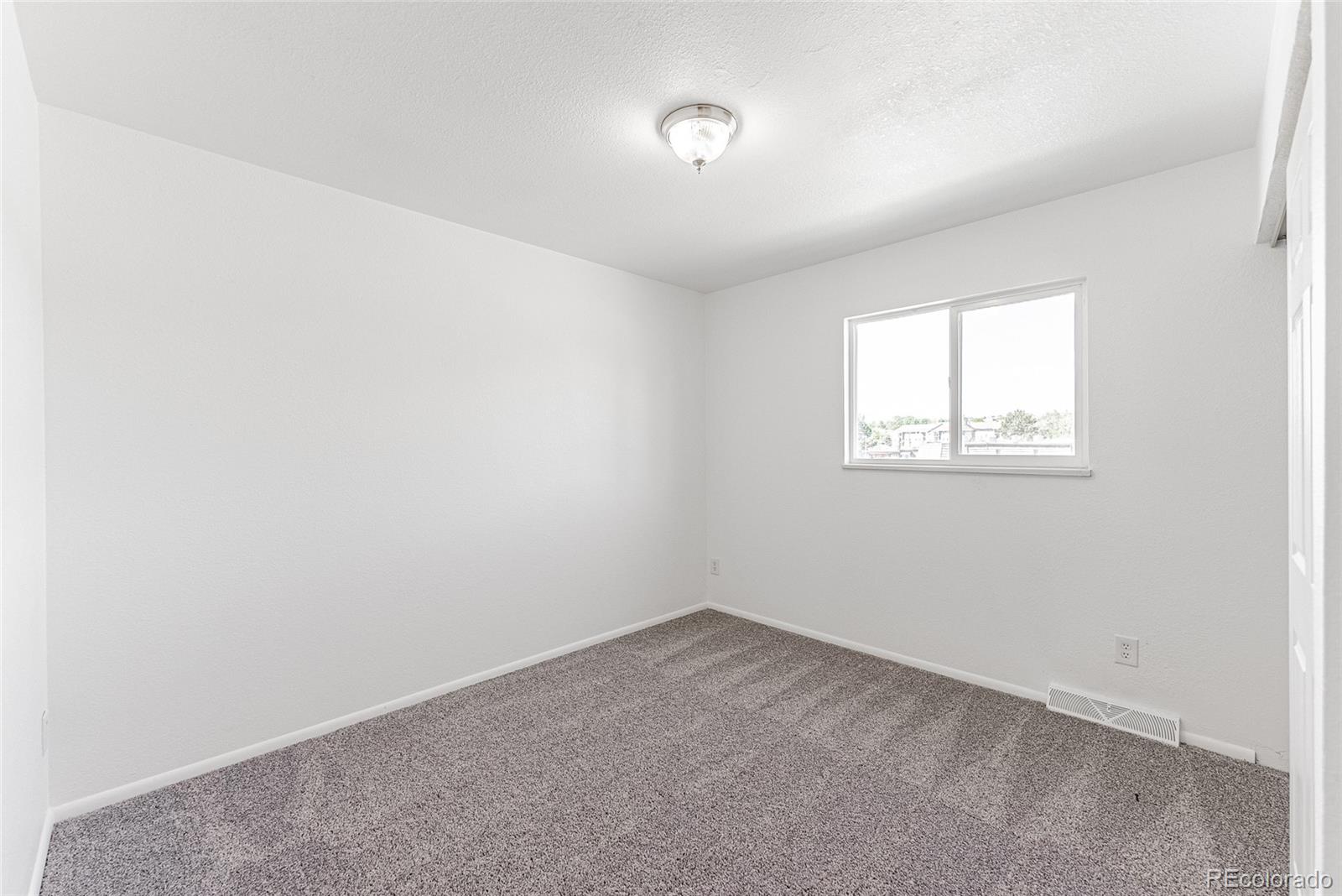 8690 Mariposa Street