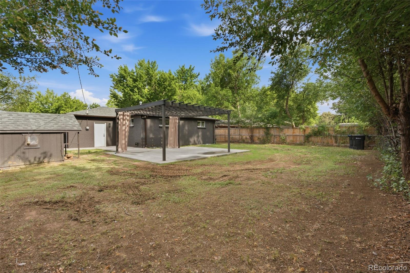 6033 Hoyt Court