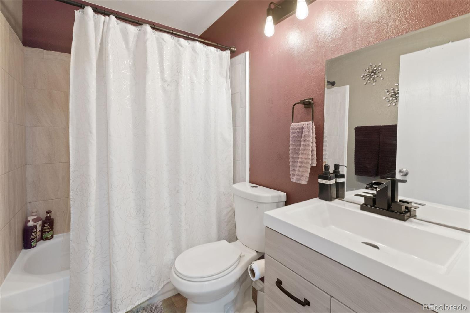 4416 E 93rd Place