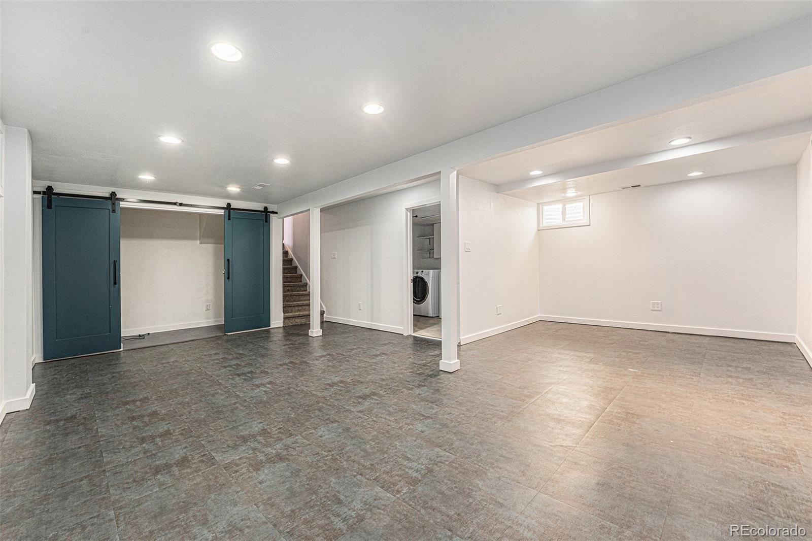 6844 Urban Street