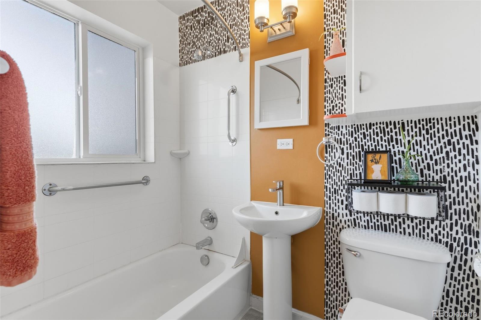 1656 N Newark Street