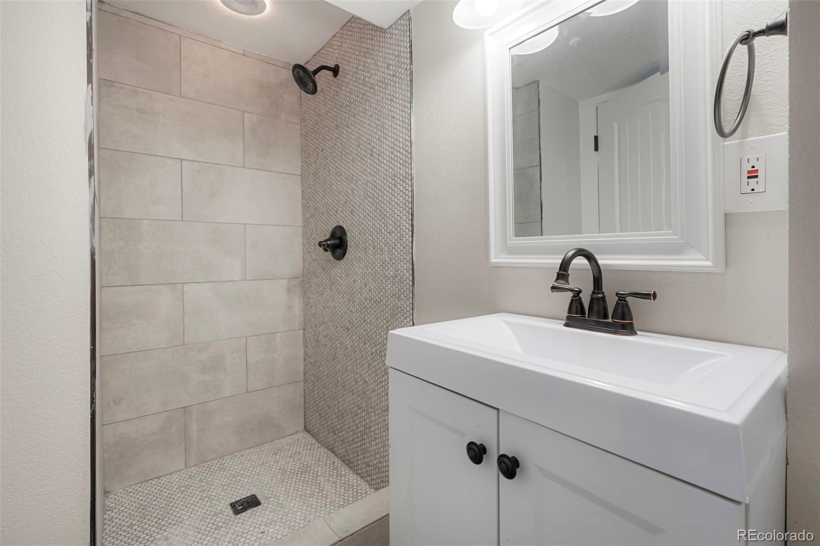 9611 W 105th Place