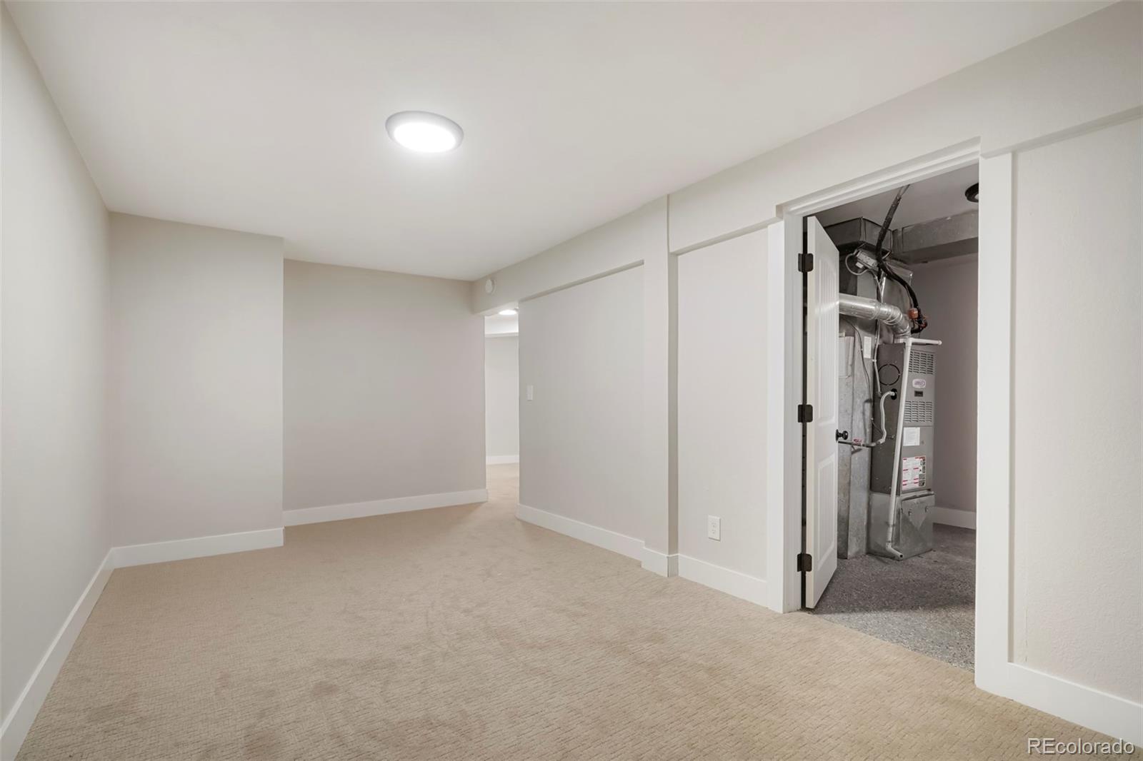 9611 W 105th Place