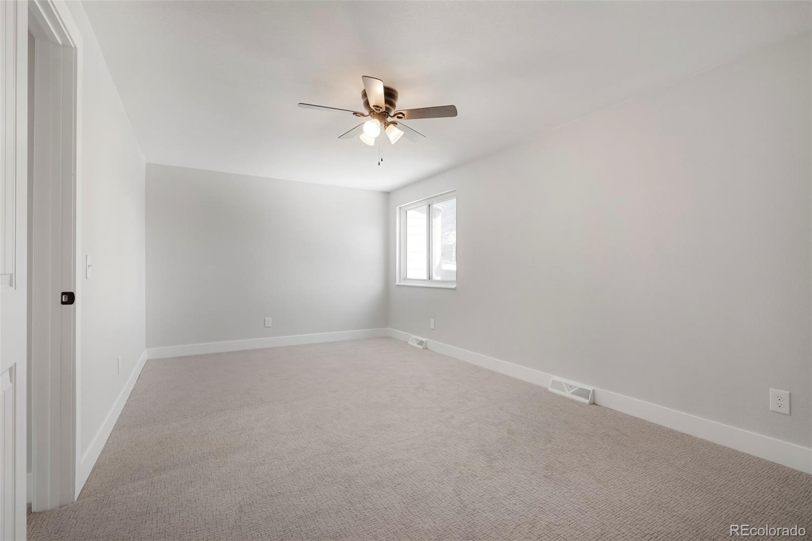 9611 W 105th Place