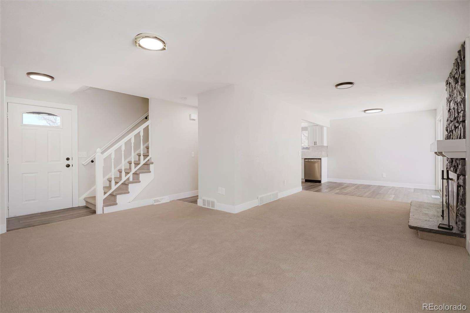 9611 W 105th Place
