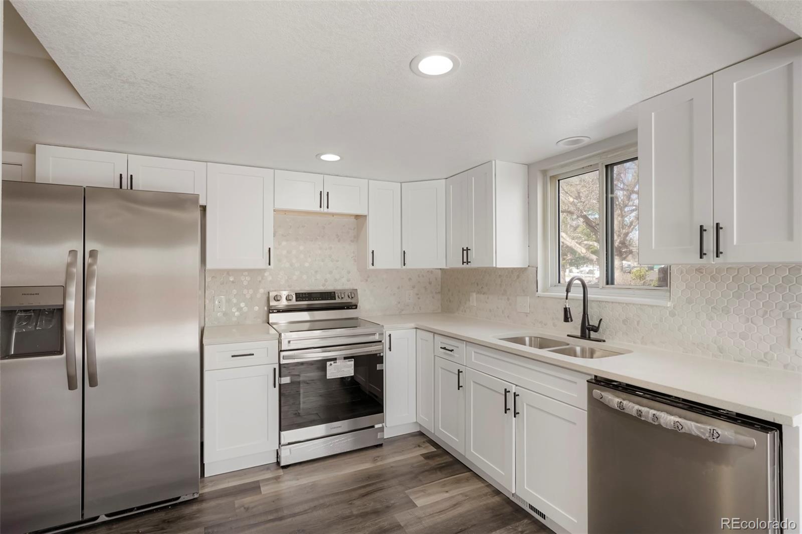 9611 W 105th Place