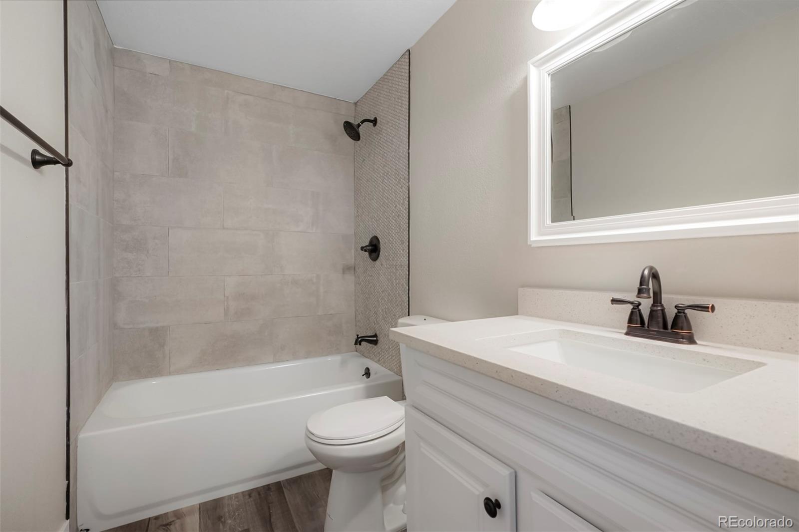 9611 W 105th Place