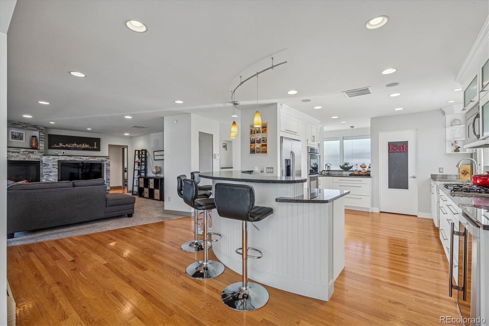 891 N Glencoe Street