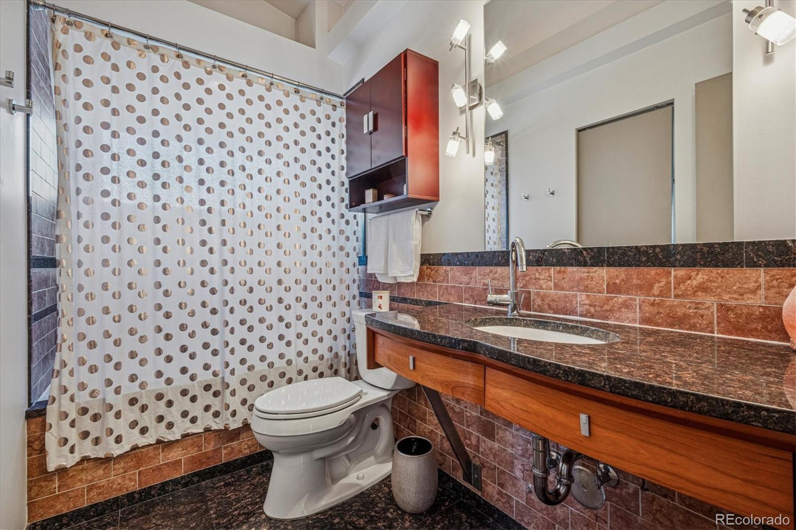 891 N Glencoe Street