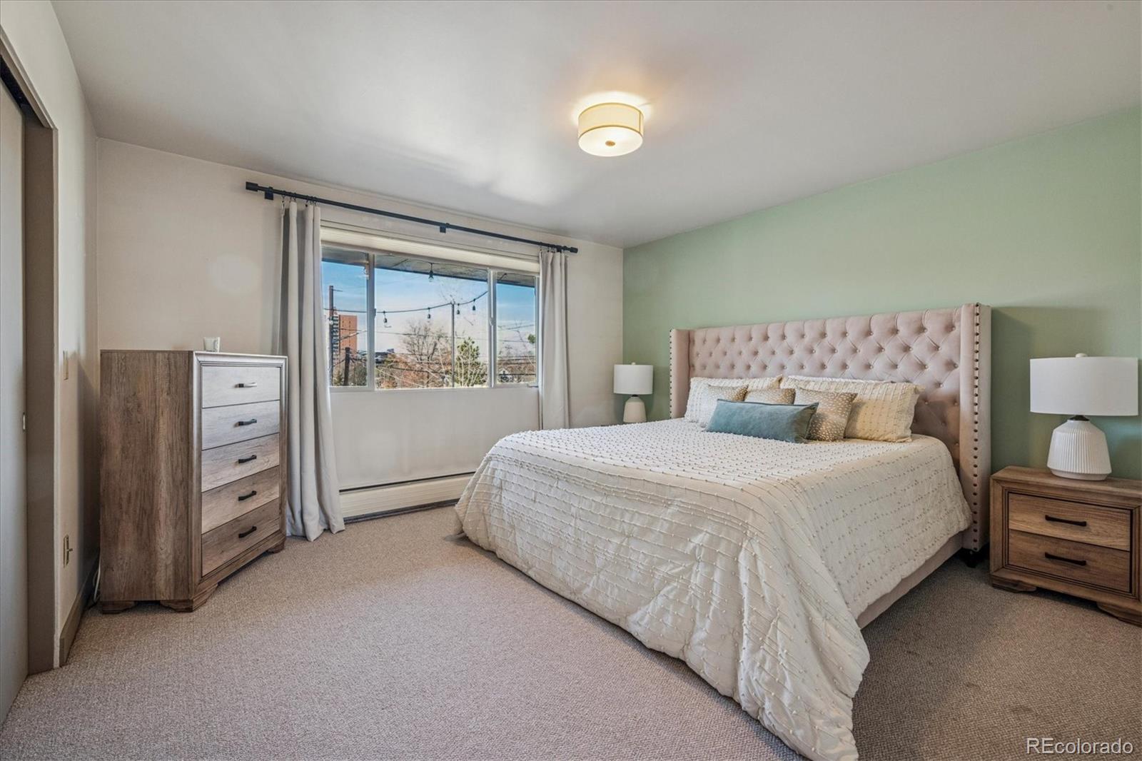 891 N Glencoe Street