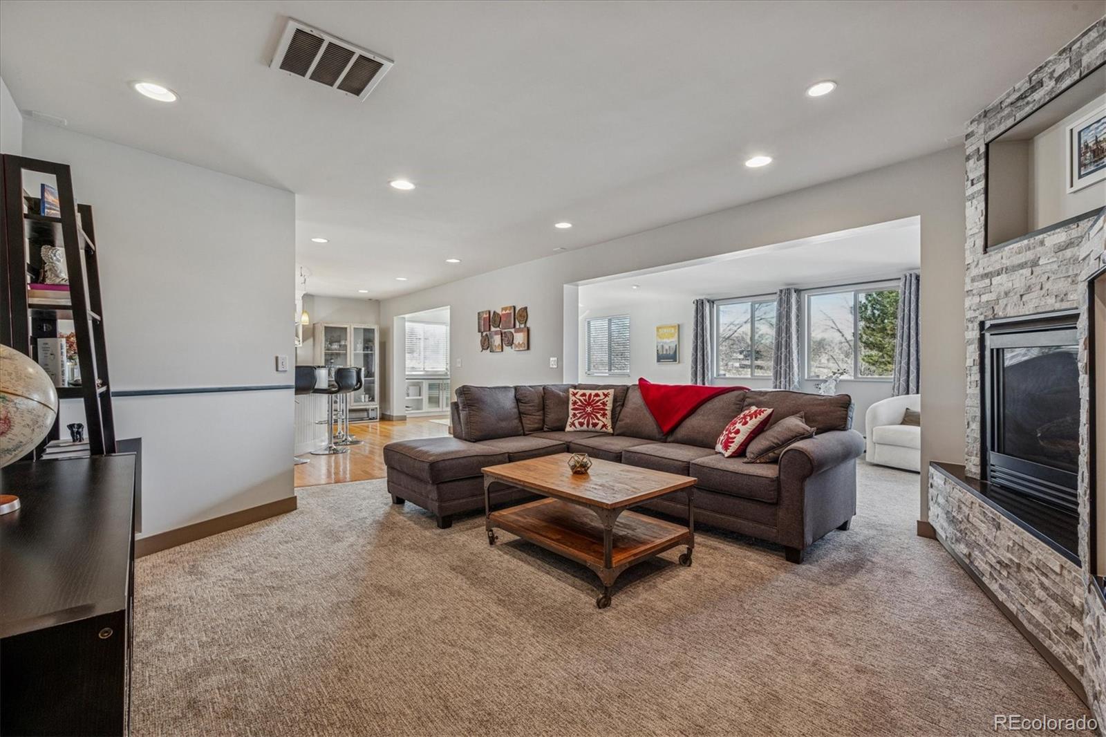 891 N Glencoe Street