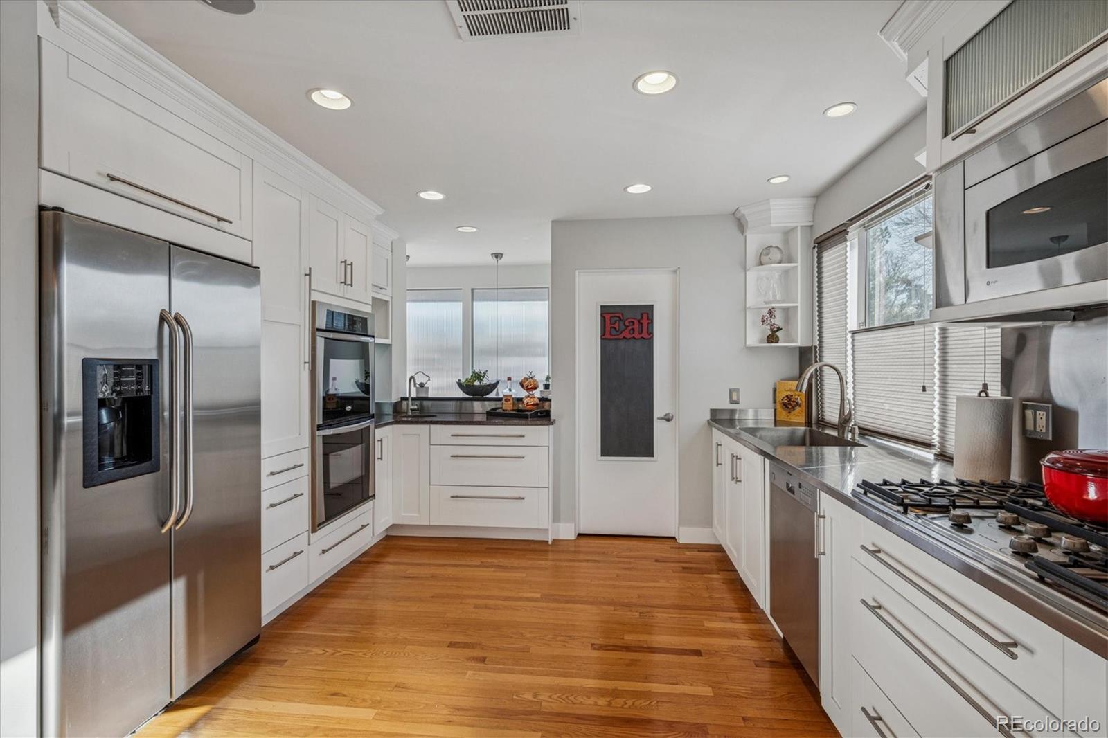 891 N Glencoe Street