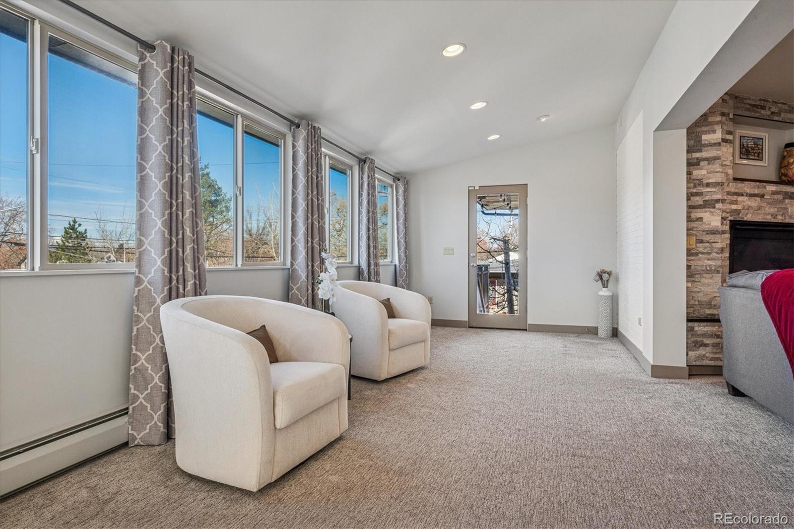 891 N Glencoe Street