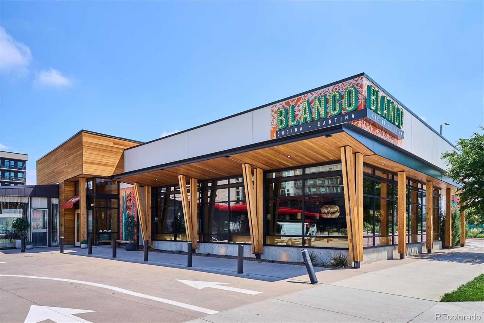 891 N Glencoe Street