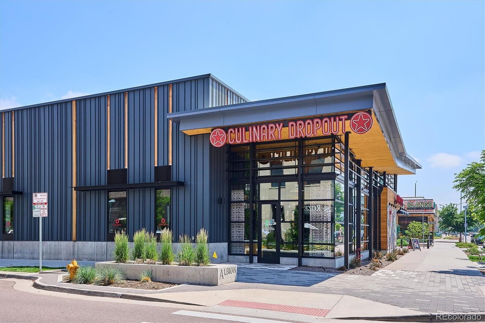 891 N Glencoe Street