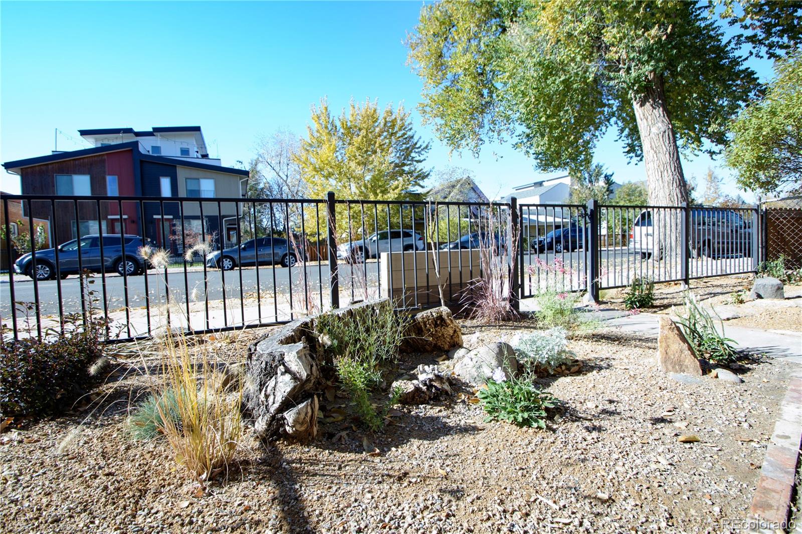 334 Galapago Street