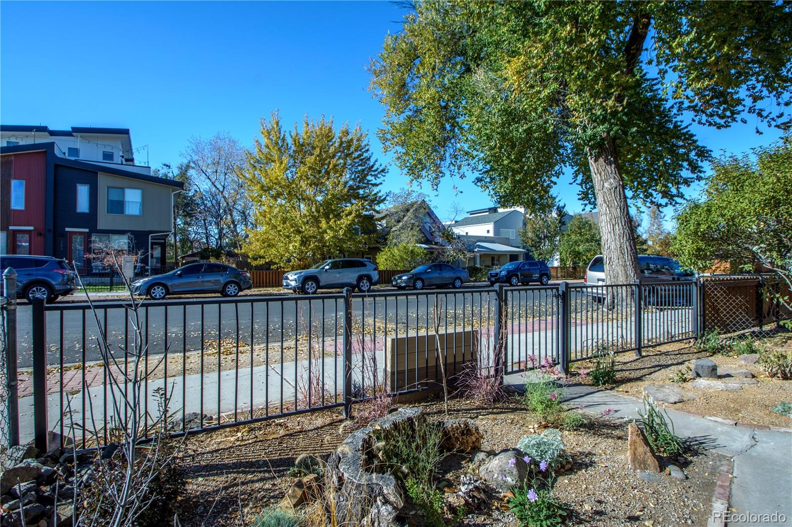 334 Galapago Street