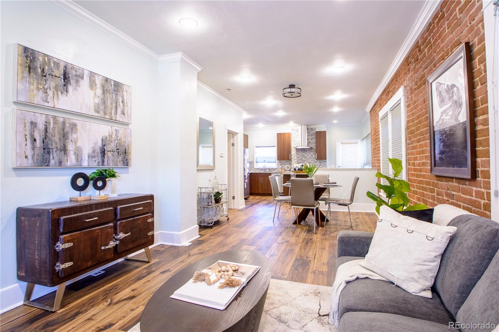 334 Galapago Street