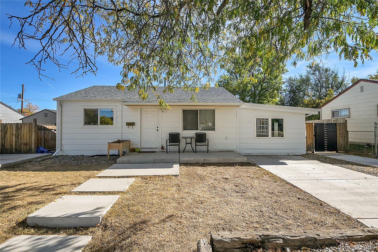 2626 S Hooker Street