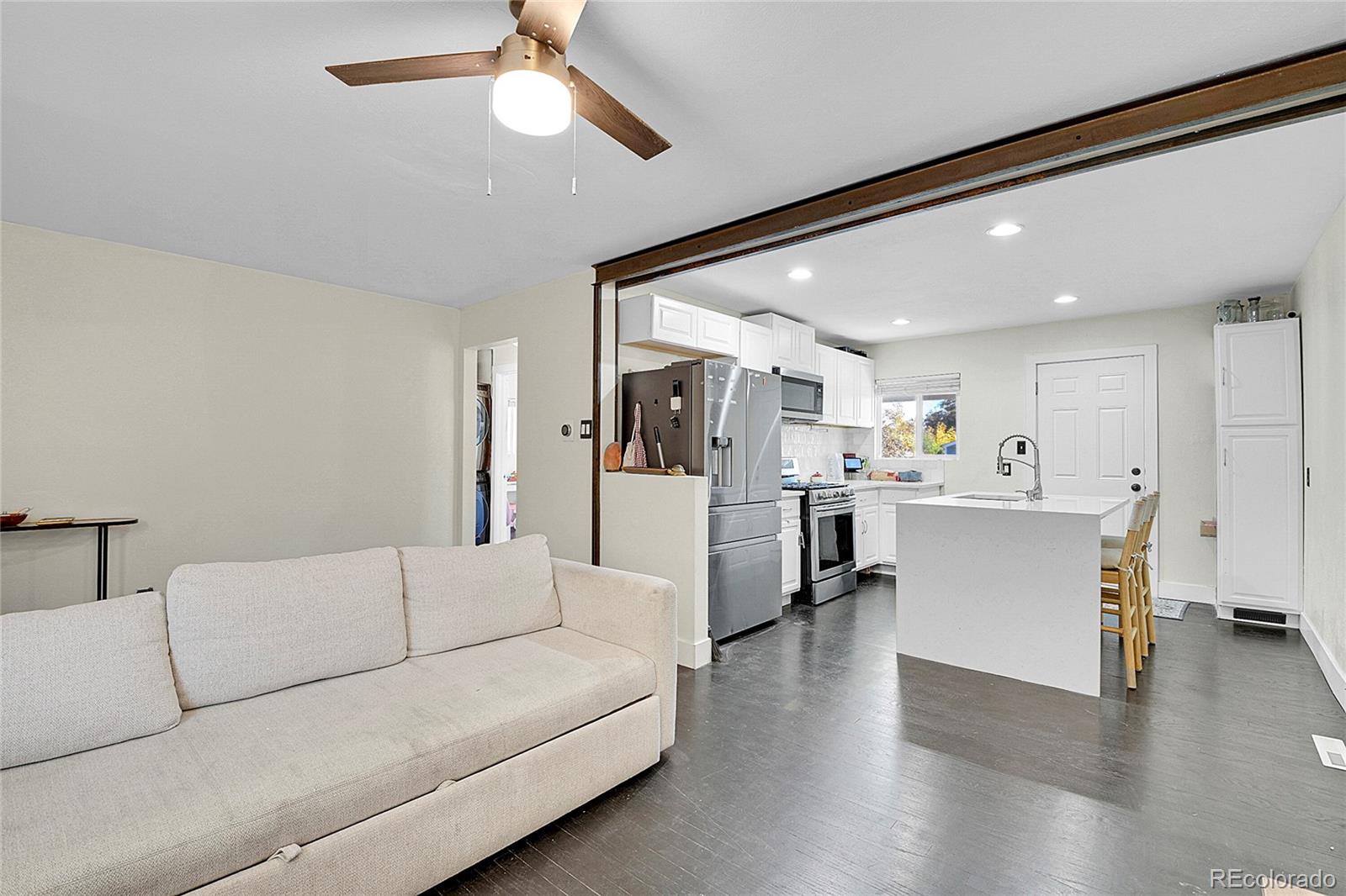 2626 S Hooker Street