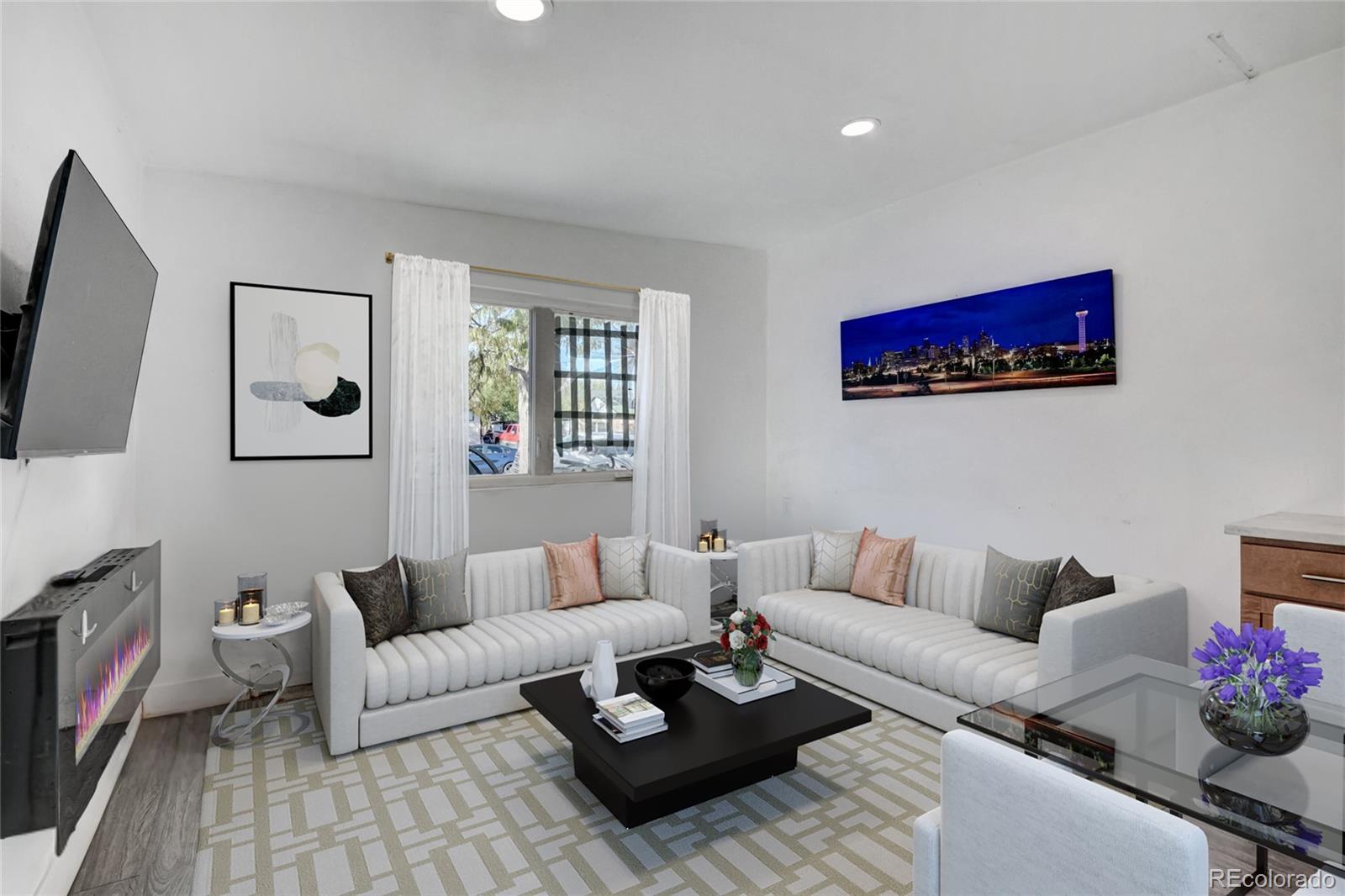 2626 S Hooker Street