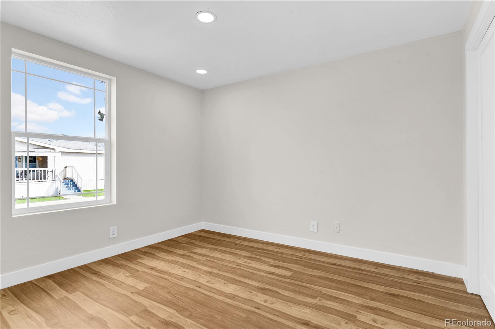 5144 E 97th Place