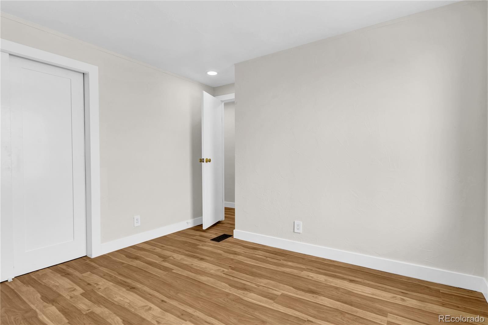 5144 E 97th Place