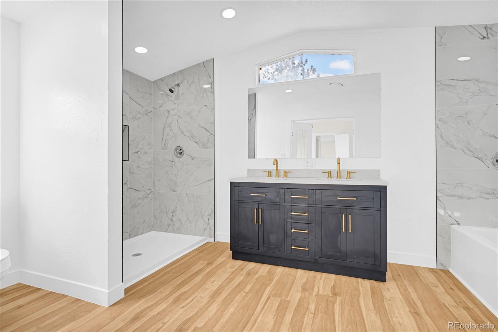 5144 E 97th Place