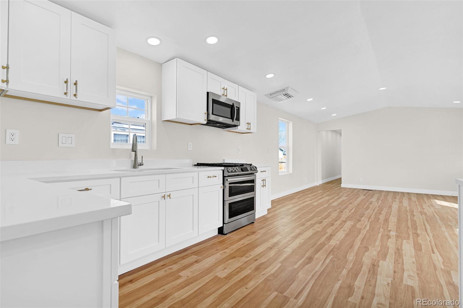 5144 E 97th Place