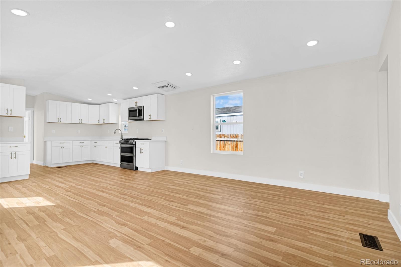 5144 E 97th Place