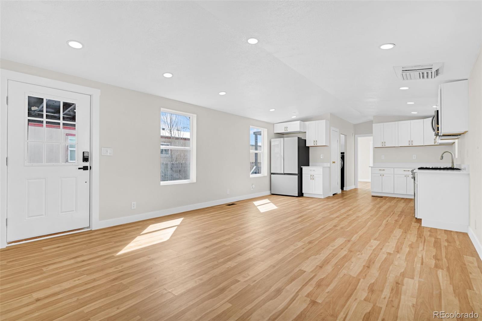 5144 E 97th Place