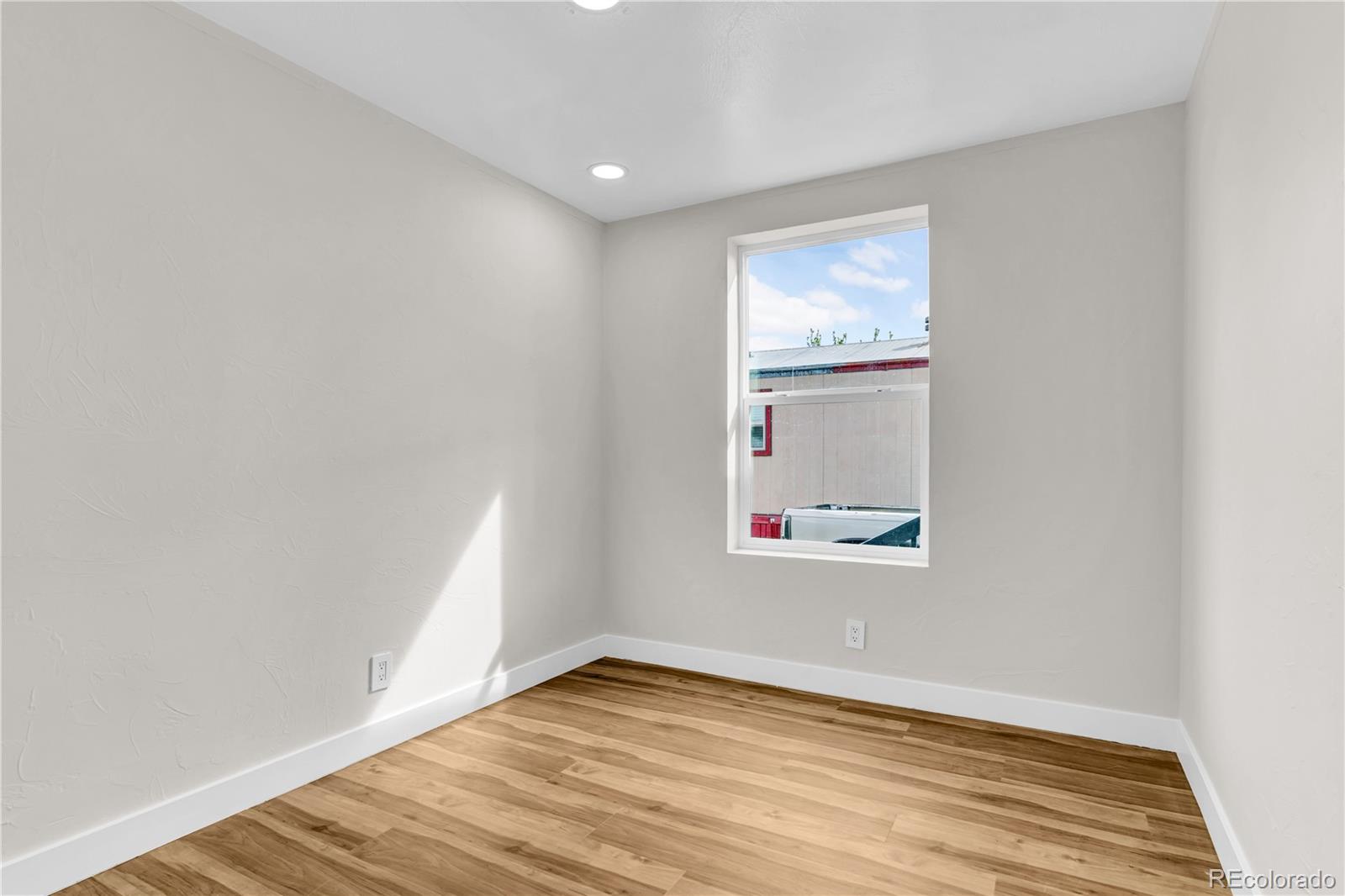 5144 E 97th Place