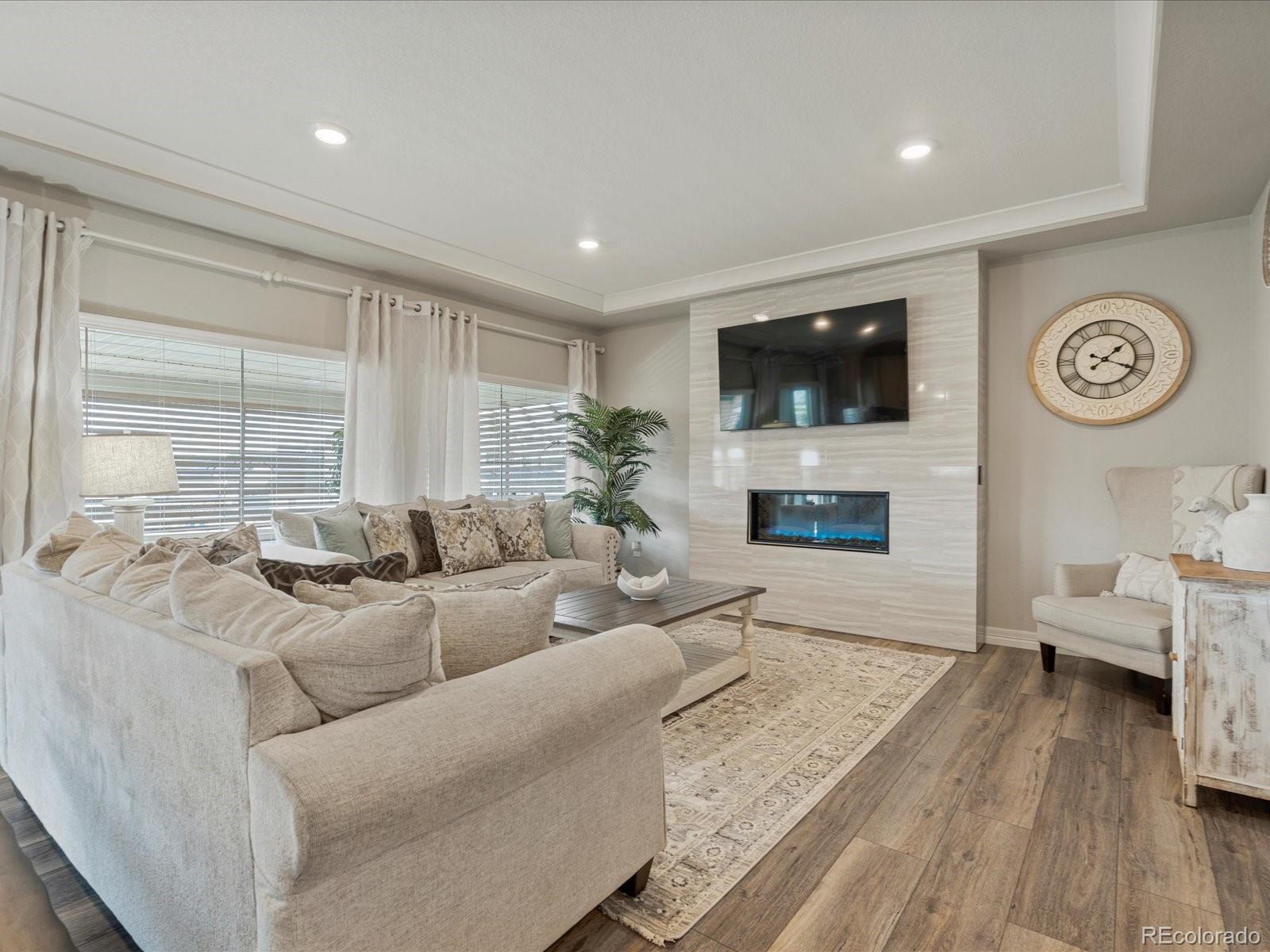 10957 Memphis Street