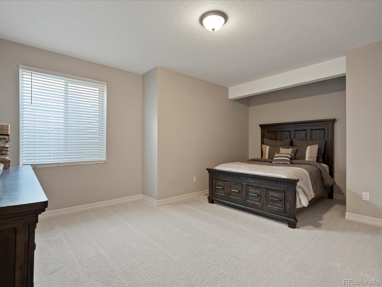 10957 Memphis Street