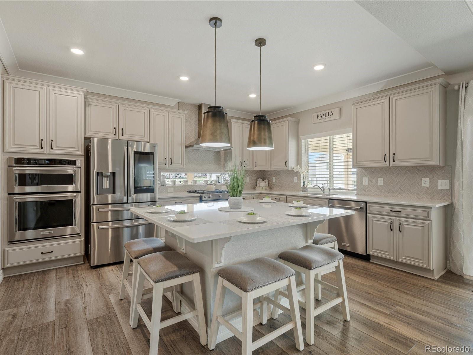 10957 Memphis Street