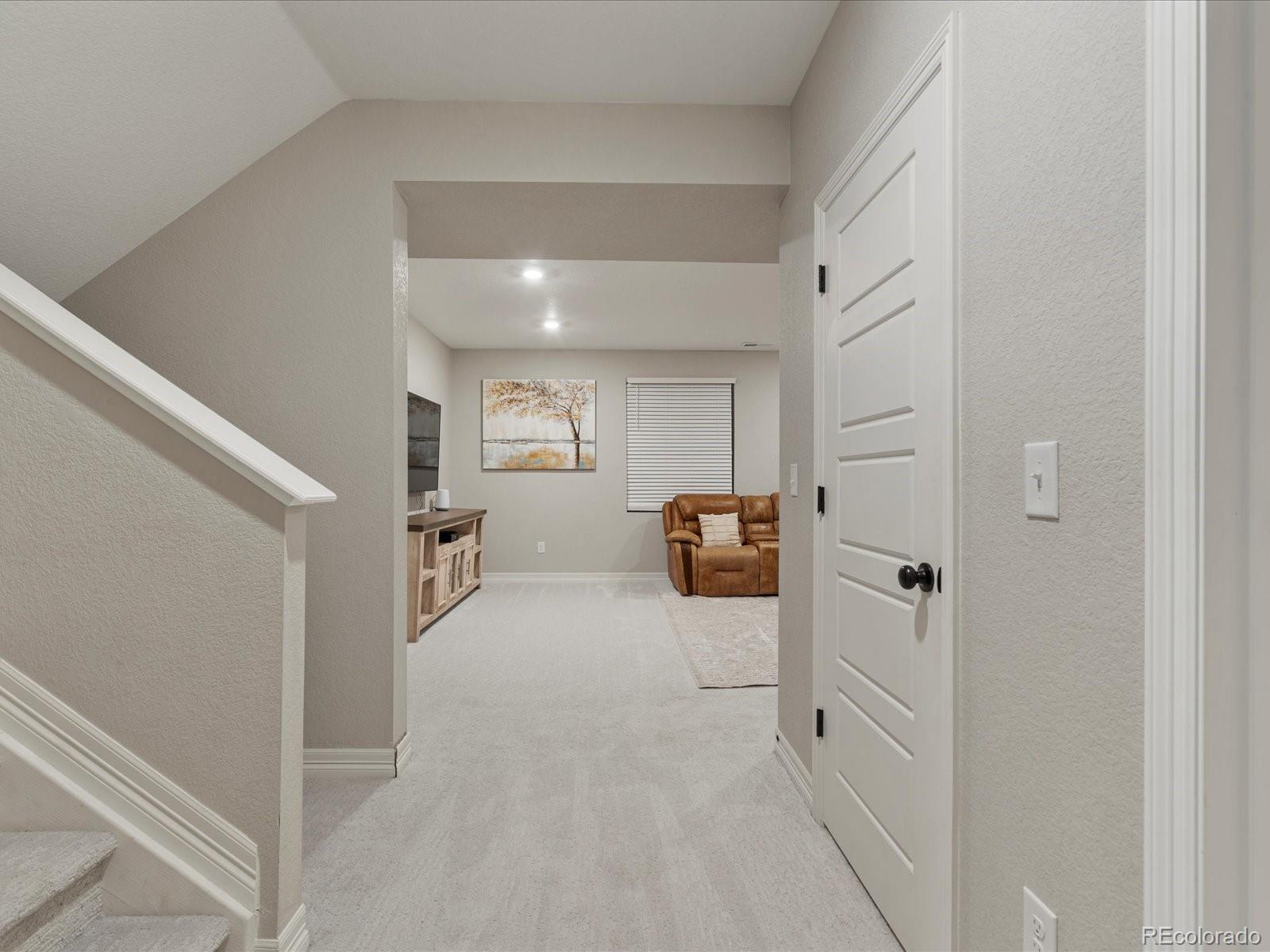 10957 Memphis Street