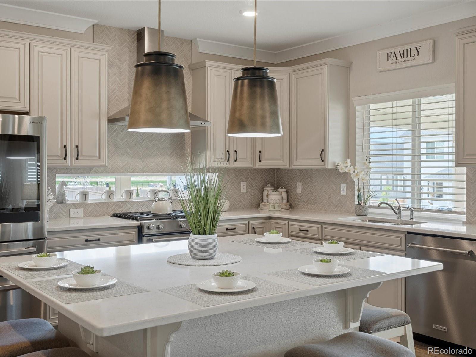 10957 Memphis Street