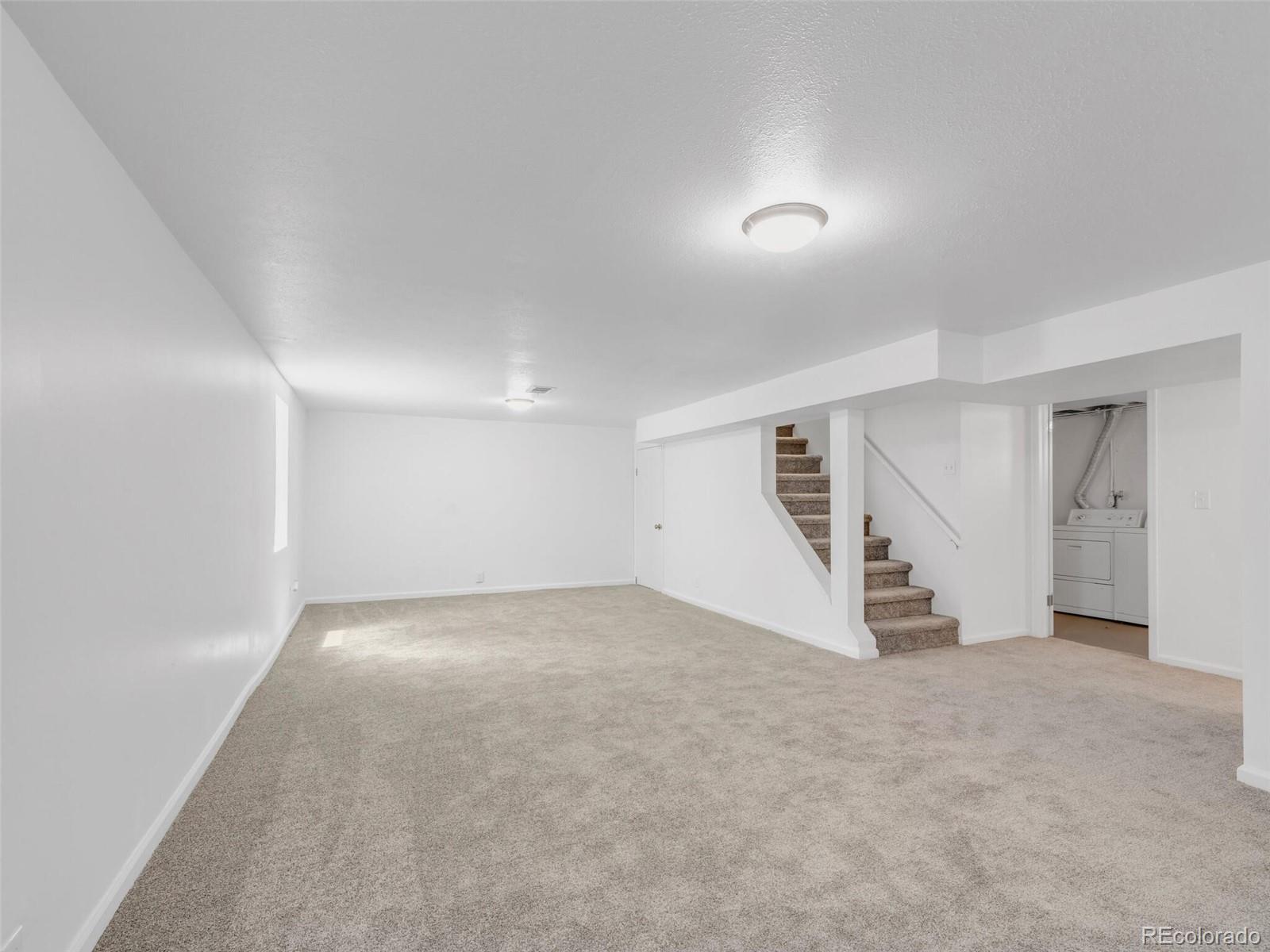 455 Peakview Avenue W