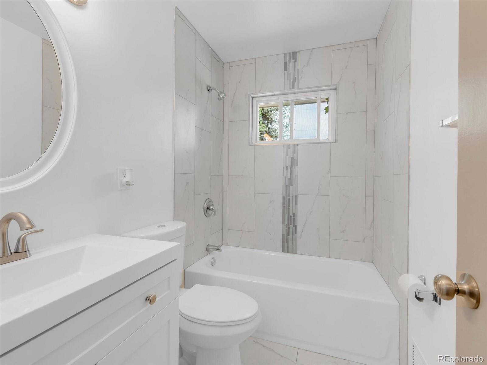 455 Peakview Avenue W