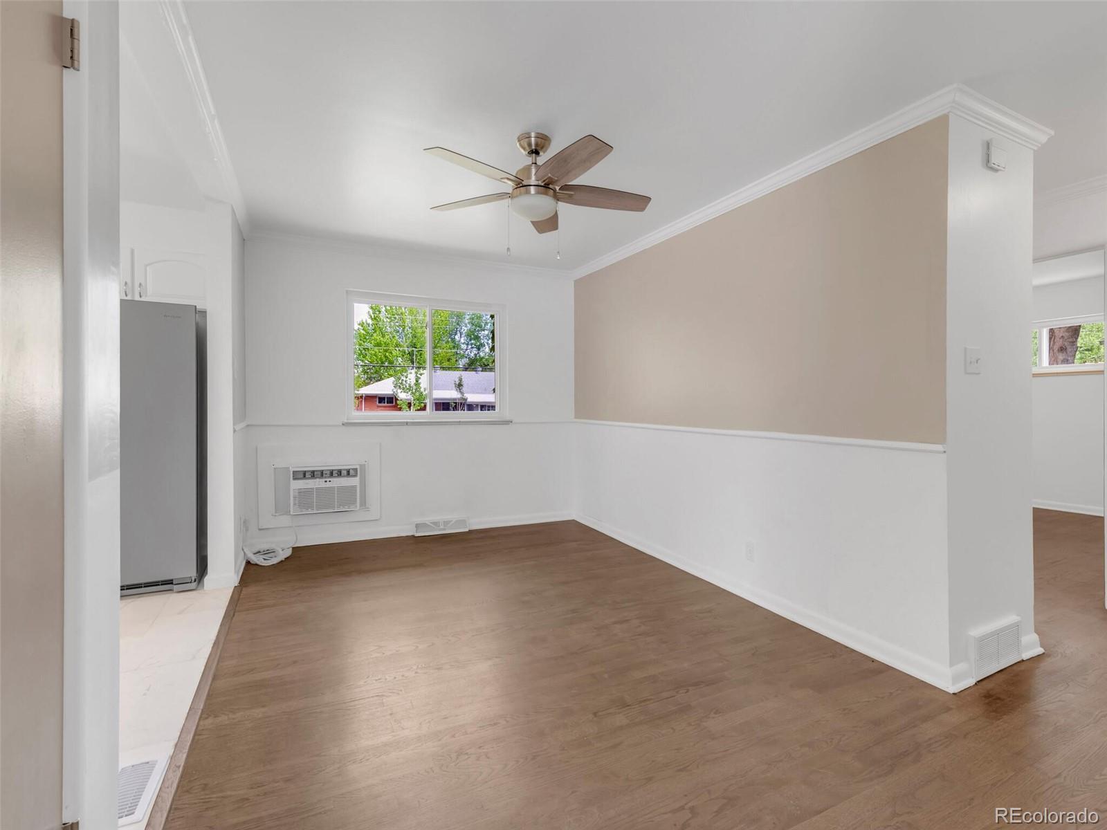 455 Peakview Avenue W