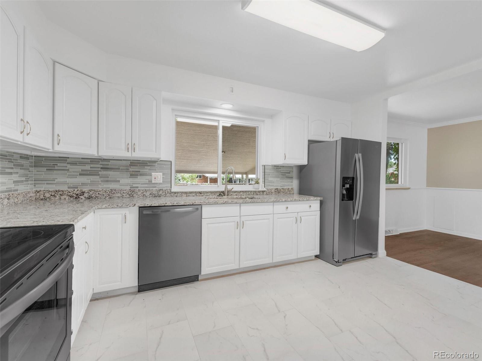 455 Peakview Avenue W