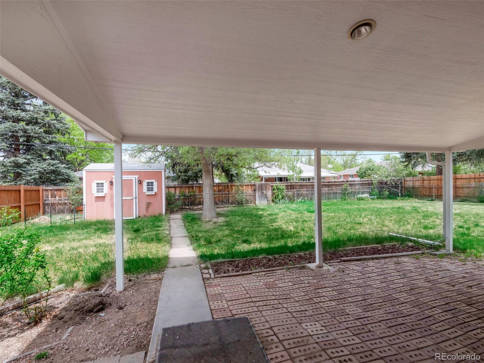 455 Peakview Avenue W